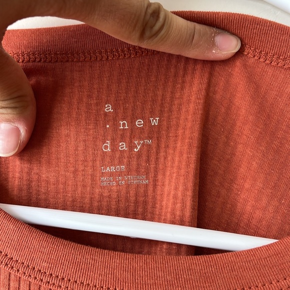 Orange Ribbed Shirt - Picture 4 of 4